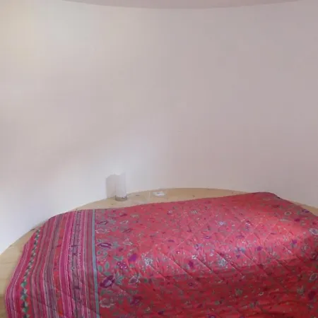 شقة For 1-4 People Chasa Plazzoel