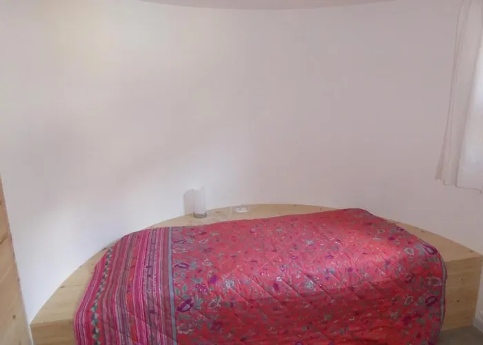 شقة For 1-4 People Chasa Plazzoel