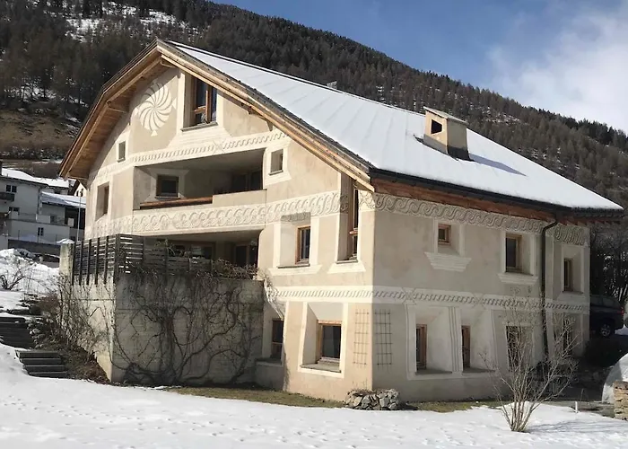 شقة For 1-4 People Chasa Plazzoel *