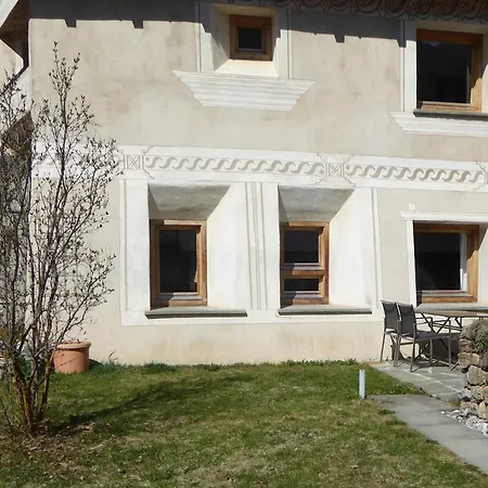 For 1-4 People Chasa Plazzoel *